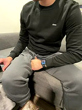 Snapshot of Sex_Boy_Toy chatting on 11-04-25, 06:40 Sex Boy Toy online show from 11-04-25, 06:40