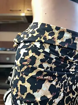 Hotmomcheckk  online show from 02-13-25, 09:30