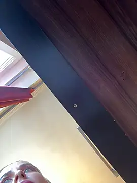 Hotmomcheckk  online show from 03-10-25, 12:48