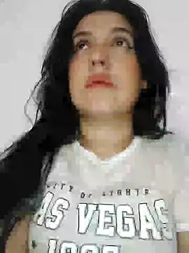 Snapshot of Sophie-hatter chatting on 01-04-25, 09:31 Sophie-hatter online show from 01-04-25, 09:31