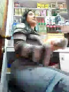 Snapshot of Sophie-hatter chatting on 01-17-25, 05:51 Sophie-hatter online show from 01-17-25, 05:51