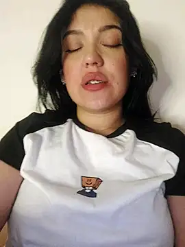 Snapshot of Sophie-hatter chatting on 03-13-25, 11:16 Sophie-hatter online show from 03-13-25, 11:16