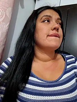 Snapshot of Sophie-hatter chatting on 09-15-25, 03:06 Sophie-hatter online show from 09-15-25, 03:06