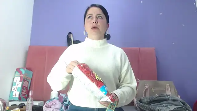 agathacorlincm101 online show from 03-04-25, 12:29