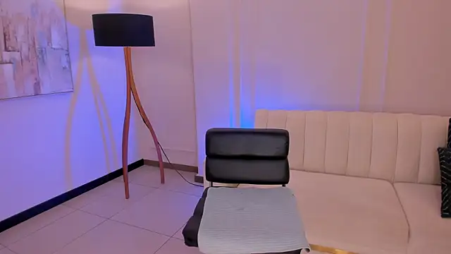 Snapshot of MollySundersX chatting on 03-10-25, 11:06 MollySundersX online show from 03-10-25, 11:06