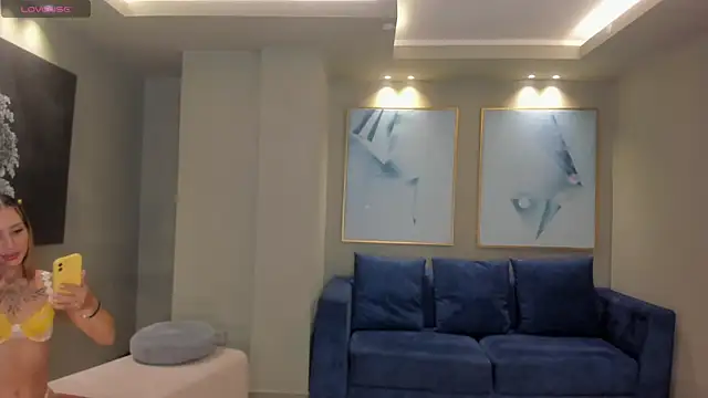 Snapshot of MollySundersX chatting on 09-11-25, 08:20 MollySundersX online show from 09-11-25, 08:20