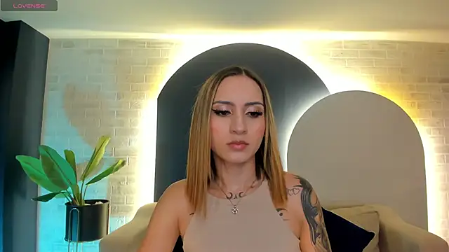 Snapshot of MollySundersX chatting on 09-30-25, 08:47 MollySundersX online show from 09-30-25, 08:47