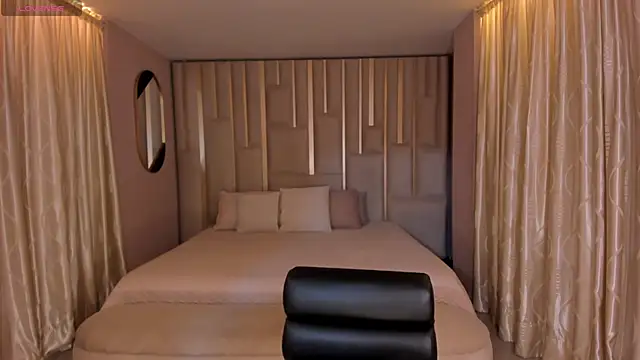 Snapshot of MollySundersX chatting on 10-28-25, 08:11 MollySundersX online show from 10-28-25, 08:11