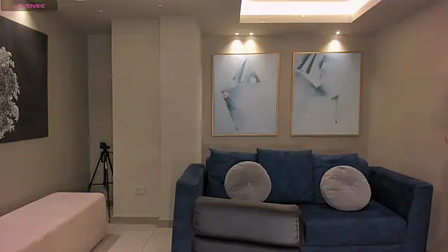 Snapshot of MollySundersX chatting on 11-21-25, 08:40 MollySundersX online show from 11-21-25, 08:40