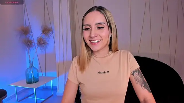 Snapshot of MollySundersX chatting on 12-17-25, 08:15 MollySundersX online show from 12-17-25, 08:15