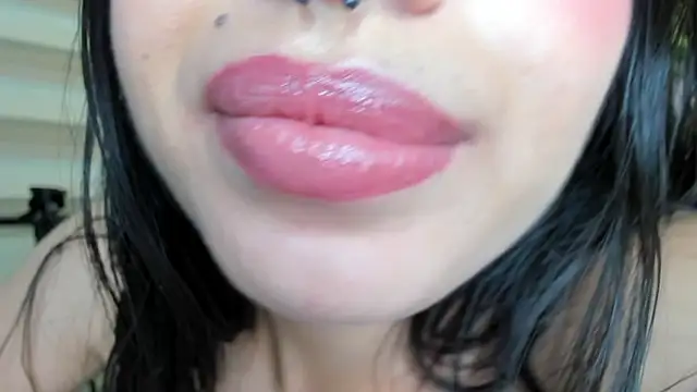 Snapshot of MiaaRose chatting on 01-20-25, 06:43 MiaaRose online show from 01-20-25, 06:43