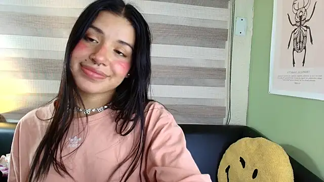 Snapshot of MiaaRose chatting on 03-22-25, 05:06 MiaaRose online show from 03-22-25, 05:06