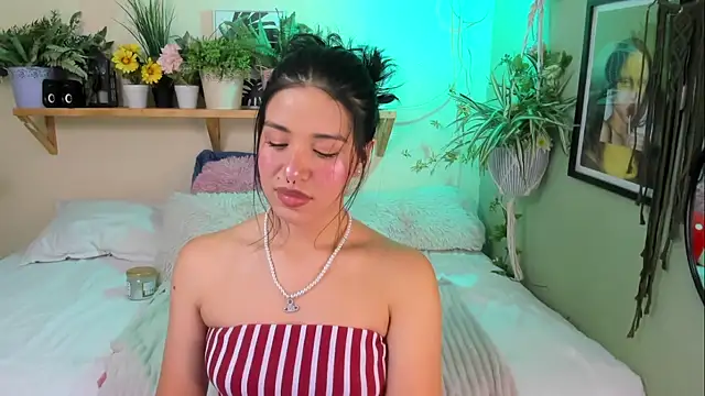 Snapshot of MiaaRose chatting on 09-09-25, 02:44 MiaaRose online show from 09-09-25, 02:44