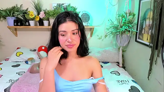 Snapshot of MiaaRose chatting on 09-22-25, 09:28 MiaaRose online show from 09-22-25, 09:28