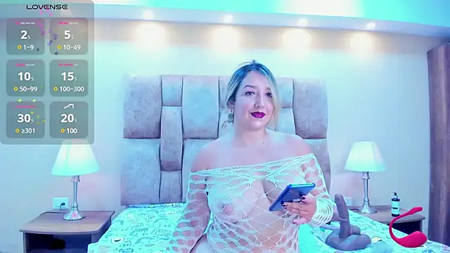 Snapshot of MiiaHot chatting on 03-04-25, 08:27 MiiaHot online show from 03-04-25, 08:27