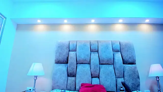 Snapshot of MiiaHot chatting on 03-10-25, 08:23 MiiaHot online show from 03-10-25, 08:23