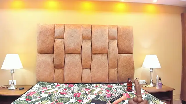 Snapshot of MiiaHot chatting on 09-19-25, 08:42 MiiaHot online show from 09-19-25, 08:42