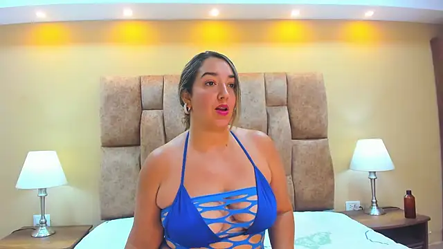 Snapshot of MiiaHot chatting on 09-26-25, 11:53 MiiaHot online show from 09-26-25, 11:53