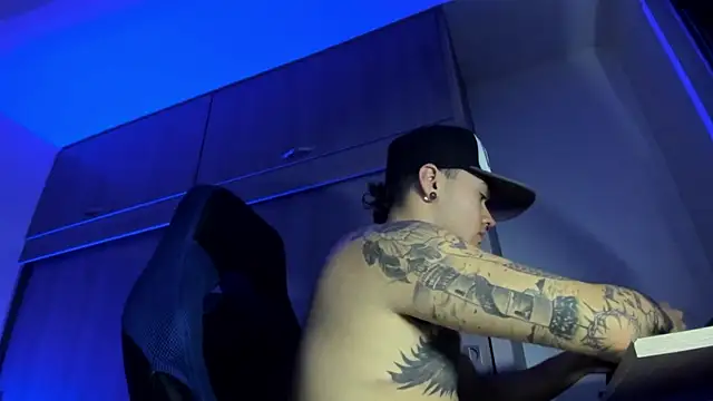 male pussy online show from 12-19-25, 10:39