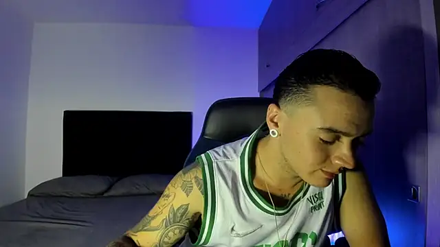 male pussy online show from 04-20-26, 01:52