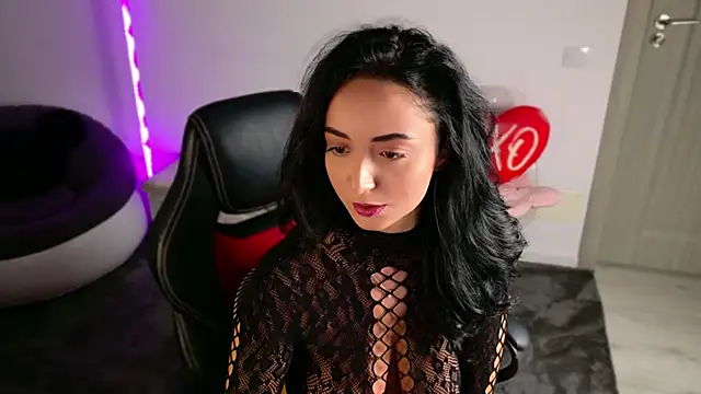 Snapshot of KatherineRyder chatting on 10-18-25, 04:52 KatherineRyder online show from 10-18-25, 04:52