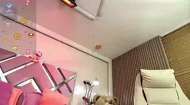 Snapshot of shelby_carson chatting on 02-11-25, 11:44 shelby carson online show from 02-11-25, 11:44