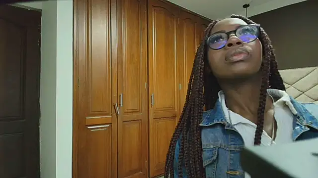 Snapshot of Raquel_jones chatting on 01-28-25, 11:38 Raquel jones online show from 01-28-25, 11:38