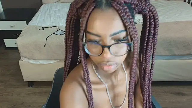 Snapshot of Raquel_jones chatting on 02-06-25, 05:30 Raquel jones online show from 02-06-25, 05:30