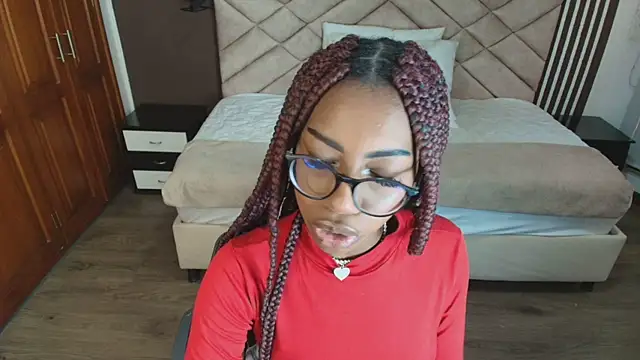 Snapshot of Raquel_jones chatting on 02-11-25, 12:58 Raquel jones online show from 02-11-25, 12:58