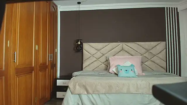 Snapshot of Raquel_jones chatting on 02-14-25, 11:42 Raquel jones online show from 02-14-25, 11:42