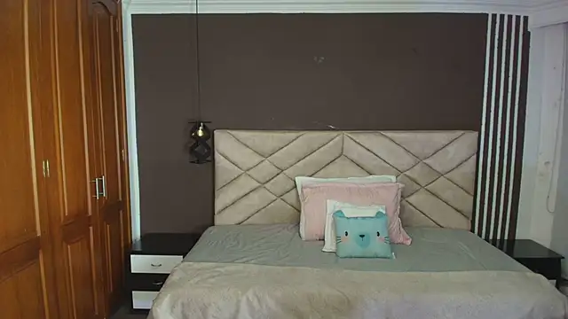 Snapshot of Raquel_jones chatting on 02-15-25, 11:39 Raquel jones online show from 02-15-25, 11:39