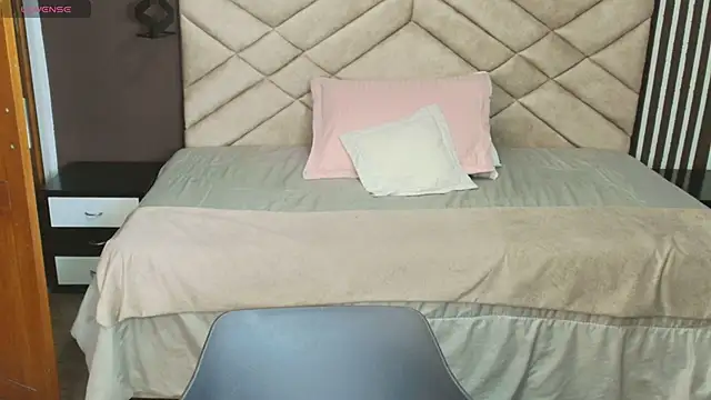 Snapshot of Raquel_jones chatting on 03-05-25, 11:49 Raquel jones online show from 03-05-25, 11:49