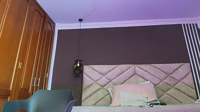 Snapshot of Raquel_jones chatting on 03-15-25, 05:48 Raquel jones online show from 03-15-25, 05:48