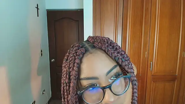 Snapshot of Raquel_jones chatting on 03-22-25, 11:42 Raquel jones online show from 03-22-25, 11:42