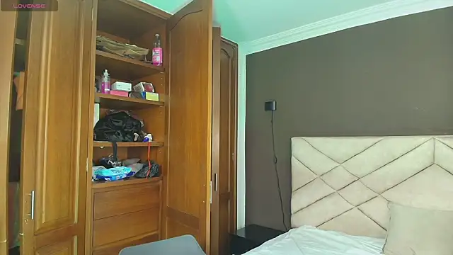 Snapshot of Raquel_jones chatting on 09-11-25, 12:05 Raquel jones online show from 09-11-25, 12:05