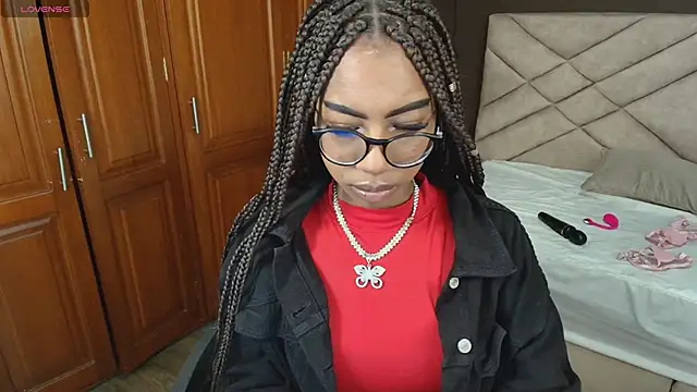 Snapshot of Raquel_jones chatting on 09-16-25, 12:06 Raquel jones online show from 09-16-25, 12:06