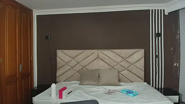 Snapshot of Raquel_jones chatting on 09-20-25, 12:06 Raquel jones online show from 09-20-25, 12:06