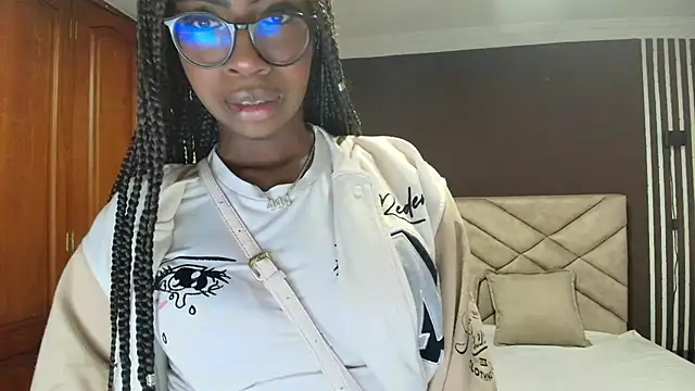 Snapshot of Raquel_jones chatting on 09-25-25, 12:09 Raquel jones online show from 09-25-25, 12:09