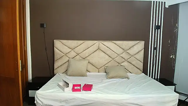 Snapshot of Raquel_jones chatting on 09-26-25, 11:47 Raquel jones online show from 09-26-25, 11:47