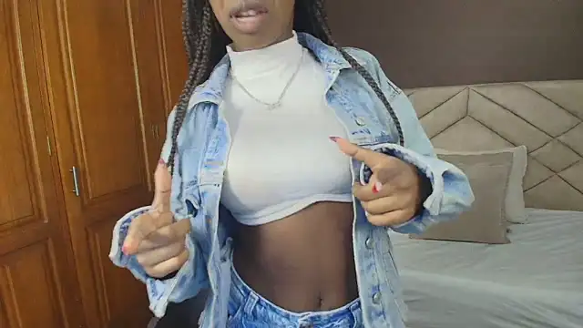 Snapshot of Raquel_jones chatting on 10-15-25, 07:14 Raquel jones online show from 10-15-25, 07:14