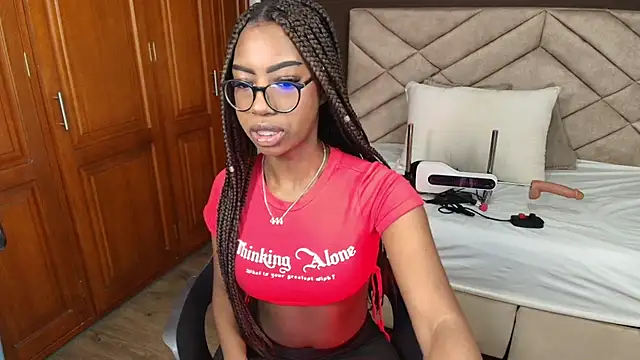 Snapshot of Raquel_jones chatting on 10-16-25, 12:06 Raquel jones online show from 10-16-25, 12:06