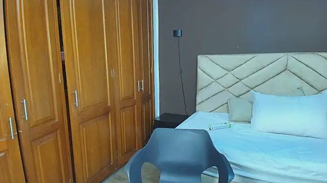 Snapshot of Raquel_jones chatting on 10-29-25, 11:45 Raquel jones online show from 10-29-25, 11:45