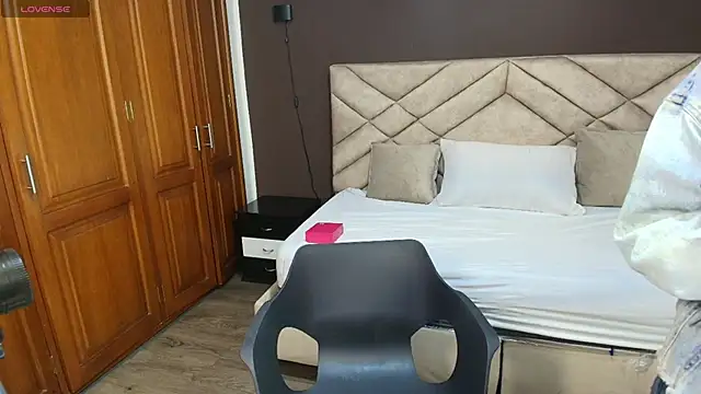 Snapshot of Raquel_jones chatting on 11-03-25, 11:44 Raquel jones online show from 11-03-25, 11:44