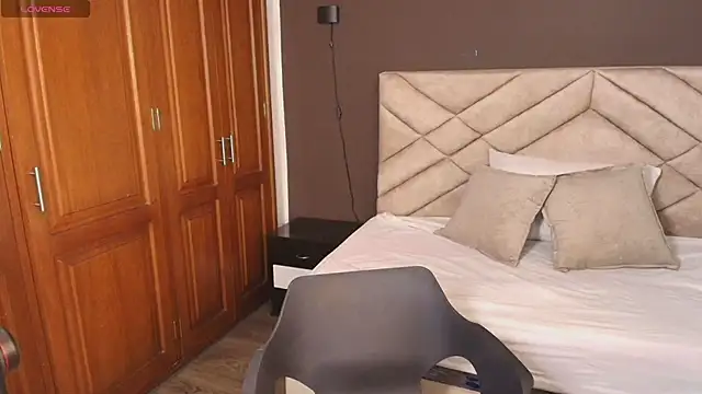 Snapshot of Raquel_jones chatting on 11-12-25, 11:43 Raquel jones online show from 11-12-25, 11:43