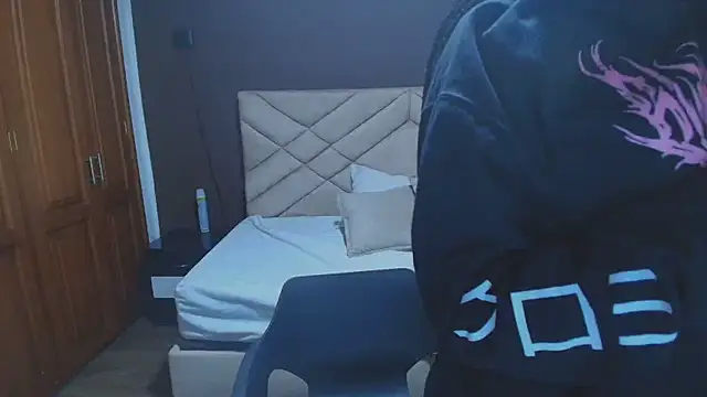 Snapshot of Raquel_jones chatting on 11-21-25, 11:42 Raquel jones online show from 11-21-25, 11:42