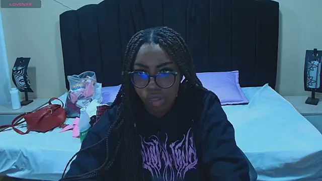 Snapshot of Raquel_jones chatting on 11-23-25, 11:32 Raquel jones online show from 11-23-25, 11:32