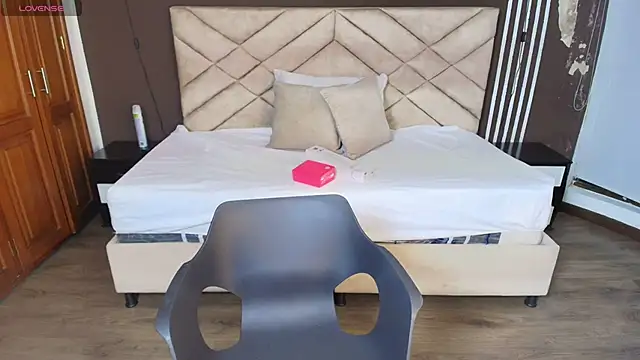 Snapshot of Raquel_jones chatting on 11-29-25, 11:57 Raquel jones online show from 11-29-25, 11:57