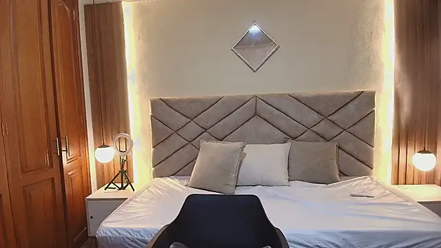 Raquel jones online show from 03-27-26, 01:44