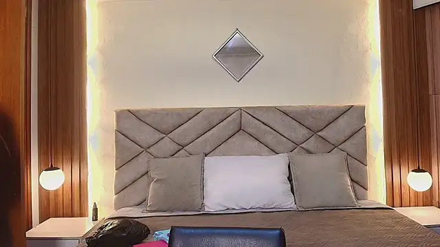 Raquel jones online show from 04-24-26, 12:18