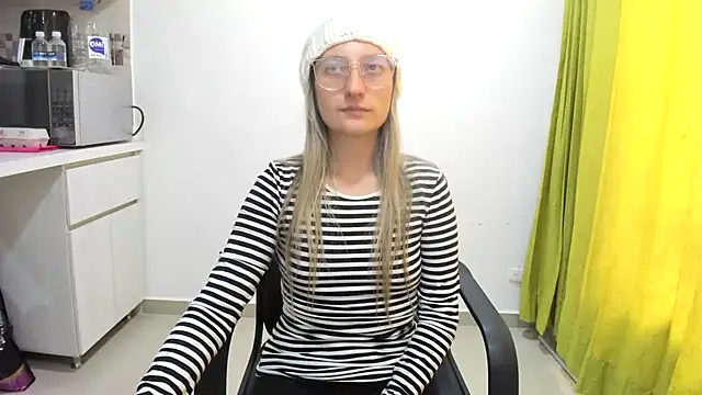 Snapshot of Adele_johnsonn1 chatting on 01-23-25, 06:35 Adele johnsonn1 online show from 01-23-25, 06:35